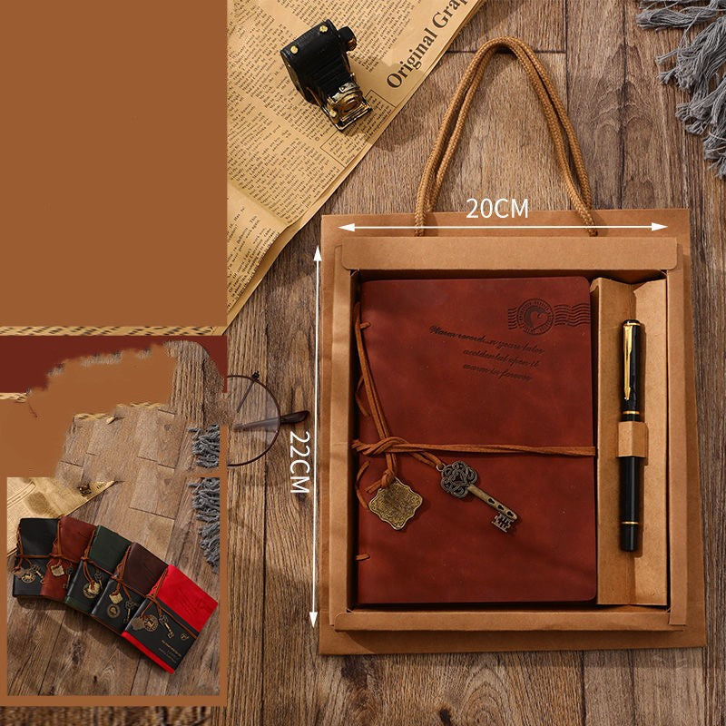 Traveler's Notebook + Pen Gift Box Set